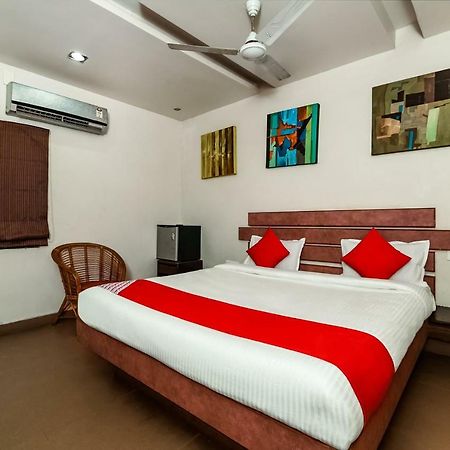 Oyo 28856 Manjeera Inn ヴィシャーカパトナム エクステリア 写真