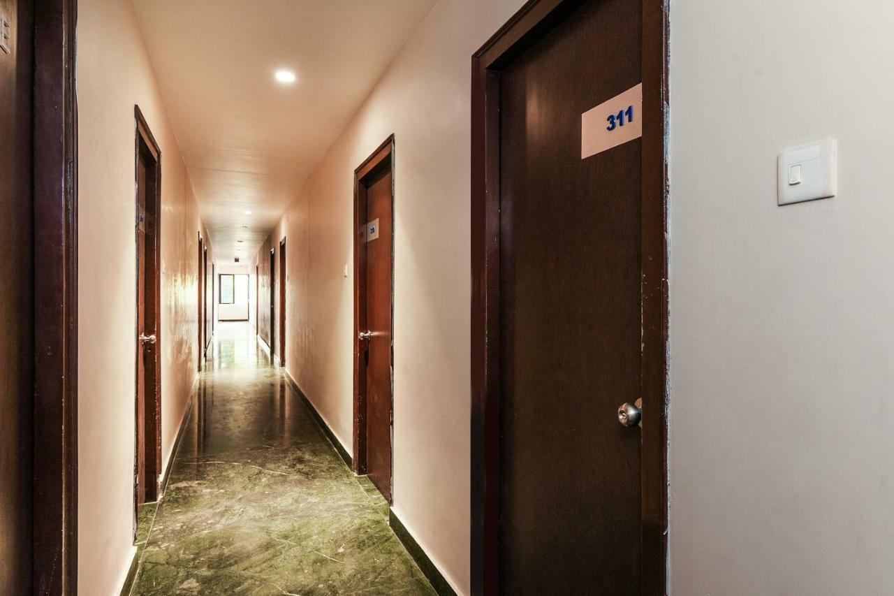 Oyo 28856 Manjeera Inn ヴィシャーカパトナム エクステリア 写真