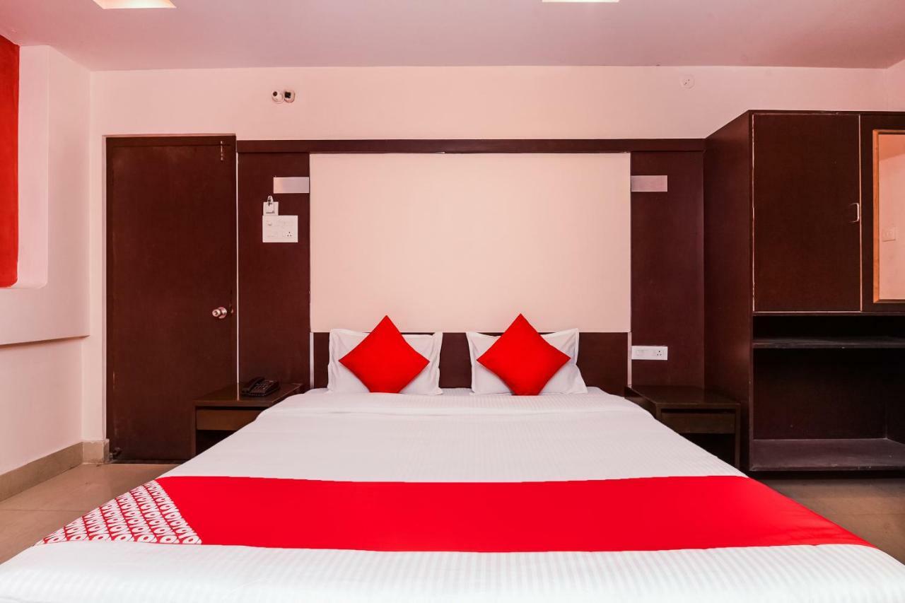 Oyo 28856 Manjeera Inn ヴィシャーカパトナム エクステリア 写真