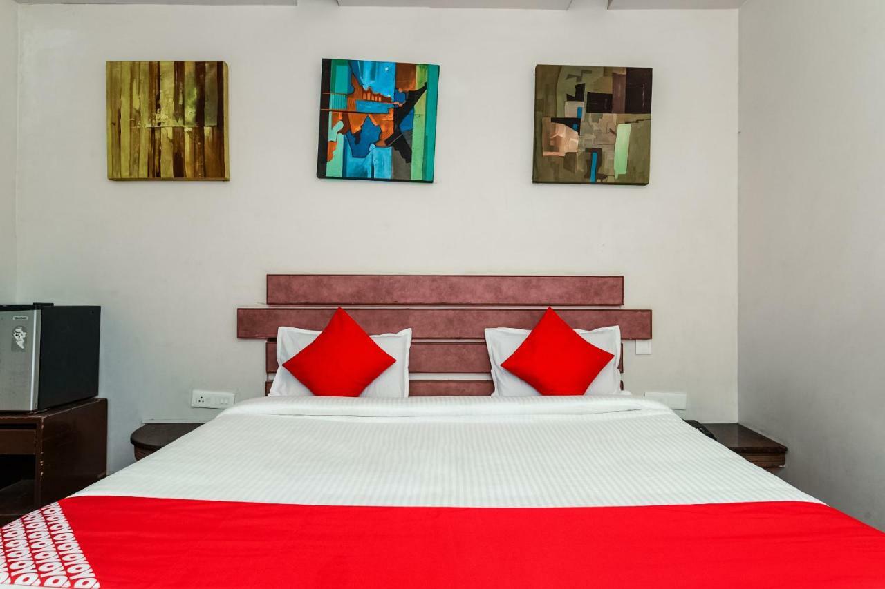 Oyo 28856 Manjeera Inn ヴィシャーカパトナム エクステリア 写真
