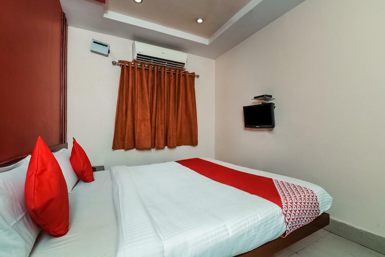 Oyo 28856 Manjeera Inn ヴィシャーカパトナム エクステリア 写真