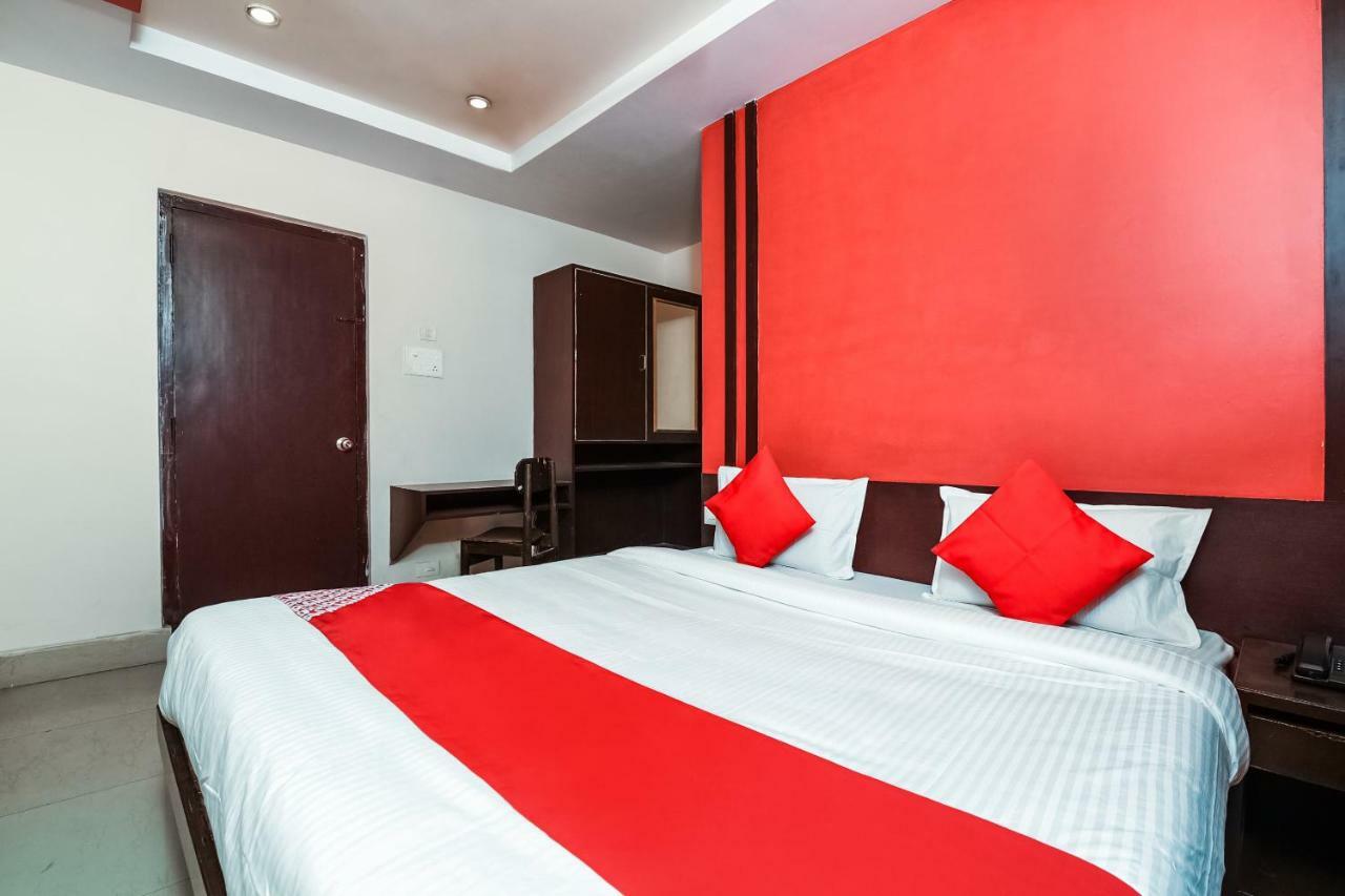 Oyo 28856 Manjeera Inn ヴィシャーカパトナム エクステリア 写真
