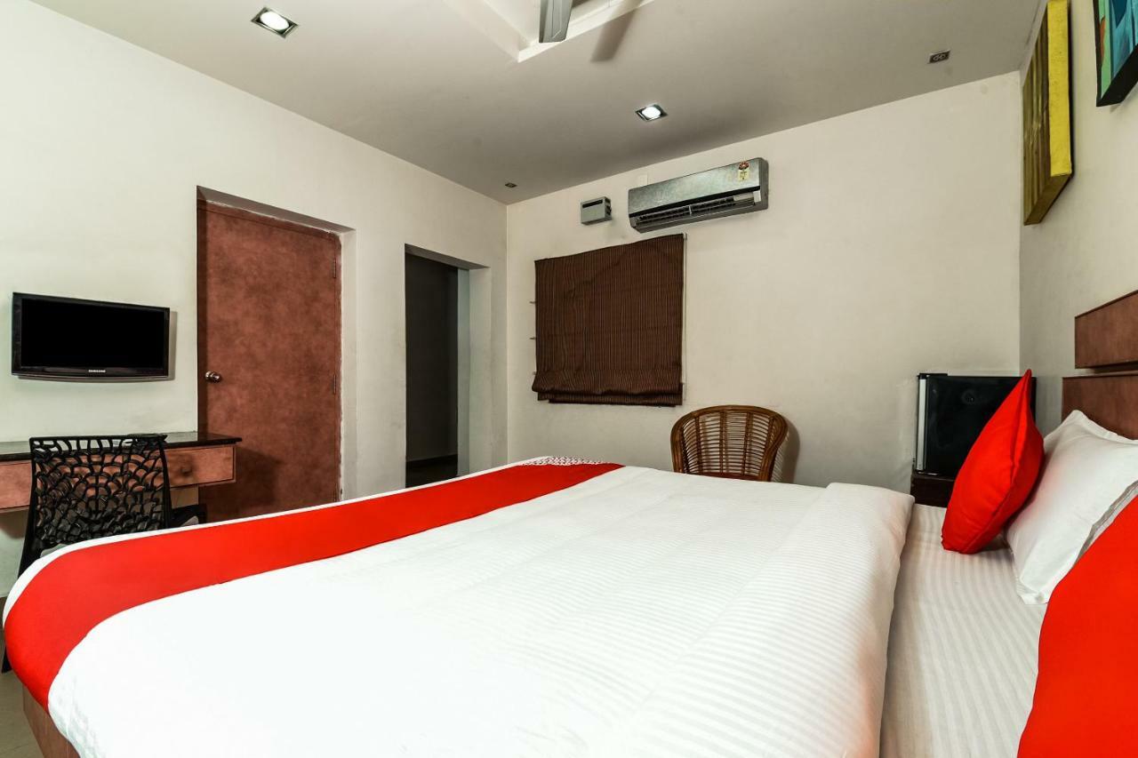 Oyo 28856 Manjeera Inn ヴィシャーカパトナム エクステリア 写真