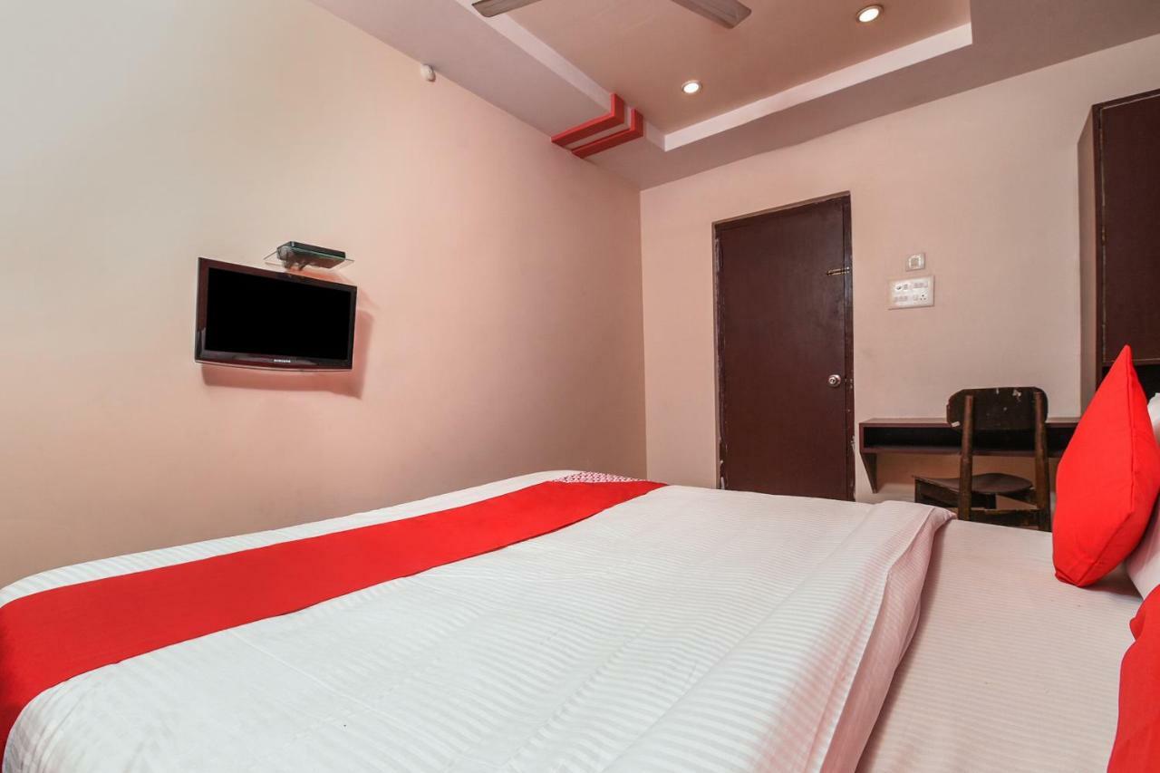 Oyo 28856 Manjeera Inn ヴィシャーカパトナム エクステリア 写真