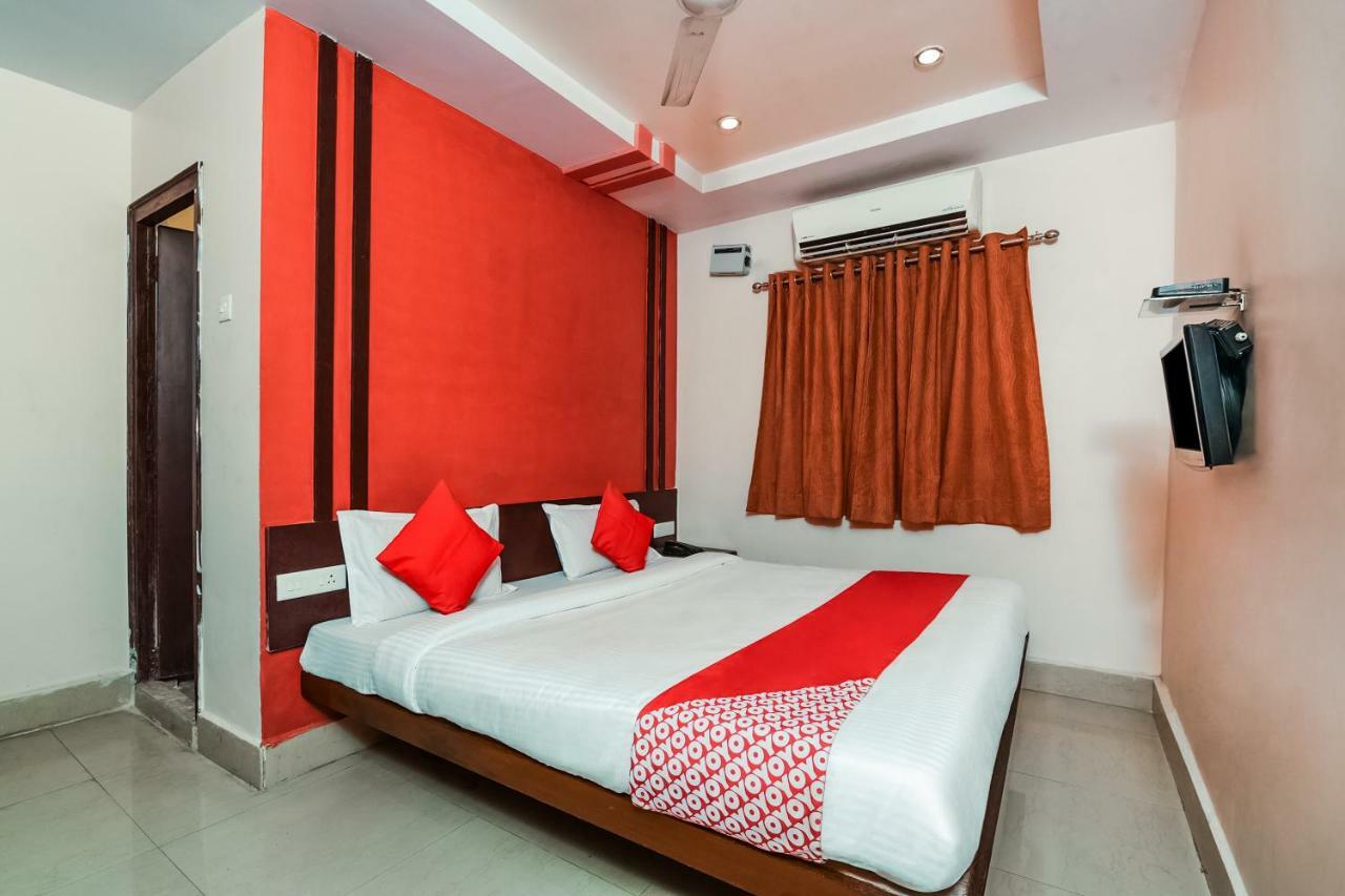 Oyo 28856 Manjeera Inn ヴィシャーカパトナム エクステリア 写真