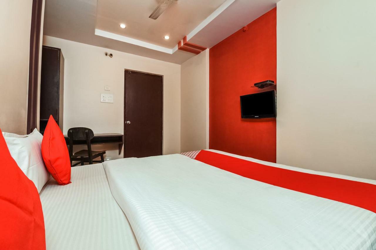 Oyo 28856 Manjeera Inn ヴィシャーカパトナム エクステリア 写真